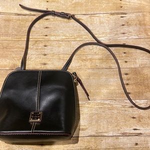 Black Dooney & Bourke cross body purse like new used once